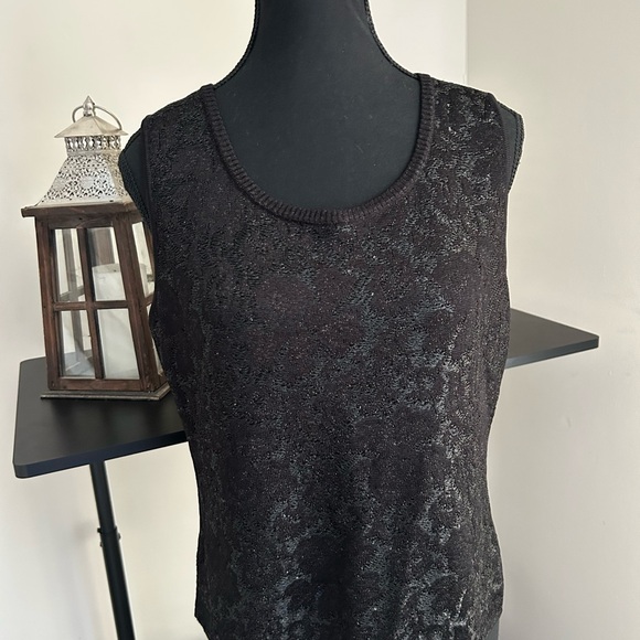 Women’s 2 piece sweater set St John - Picture 2 of 2